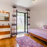 Villa Ana Maria *