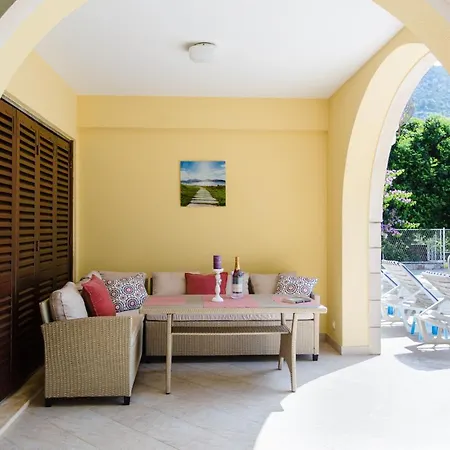 Ana Maria Villa Zaton