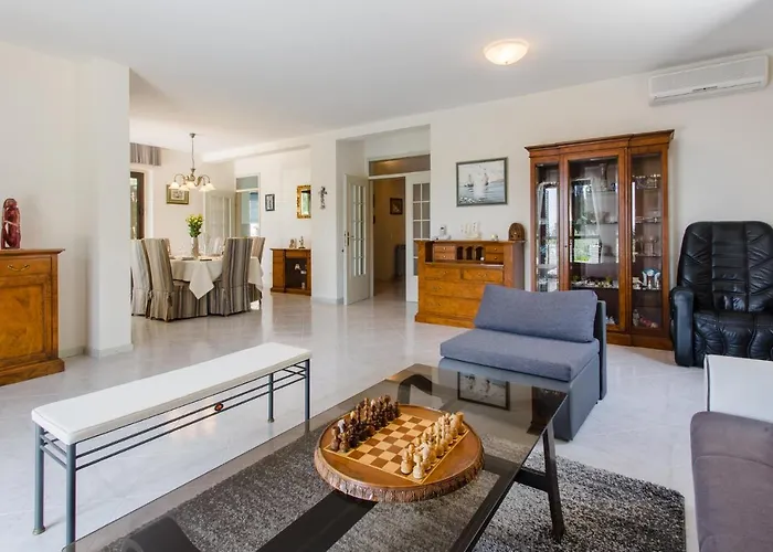 Ana Maria * Zaton (Dubrovnik-Neretva)